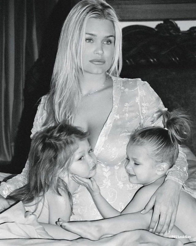 Keywords: yolanda;fetus bella;gigi hadid